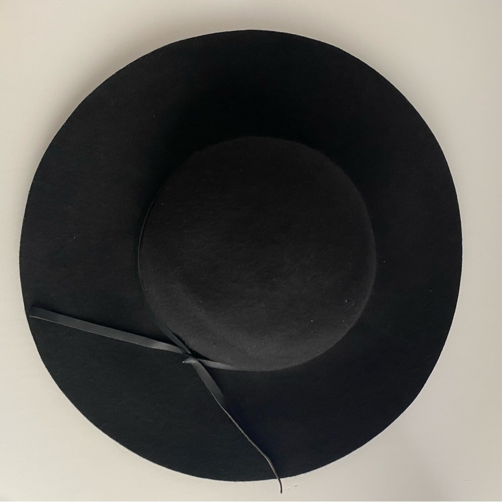 Chic Black Felt Hat